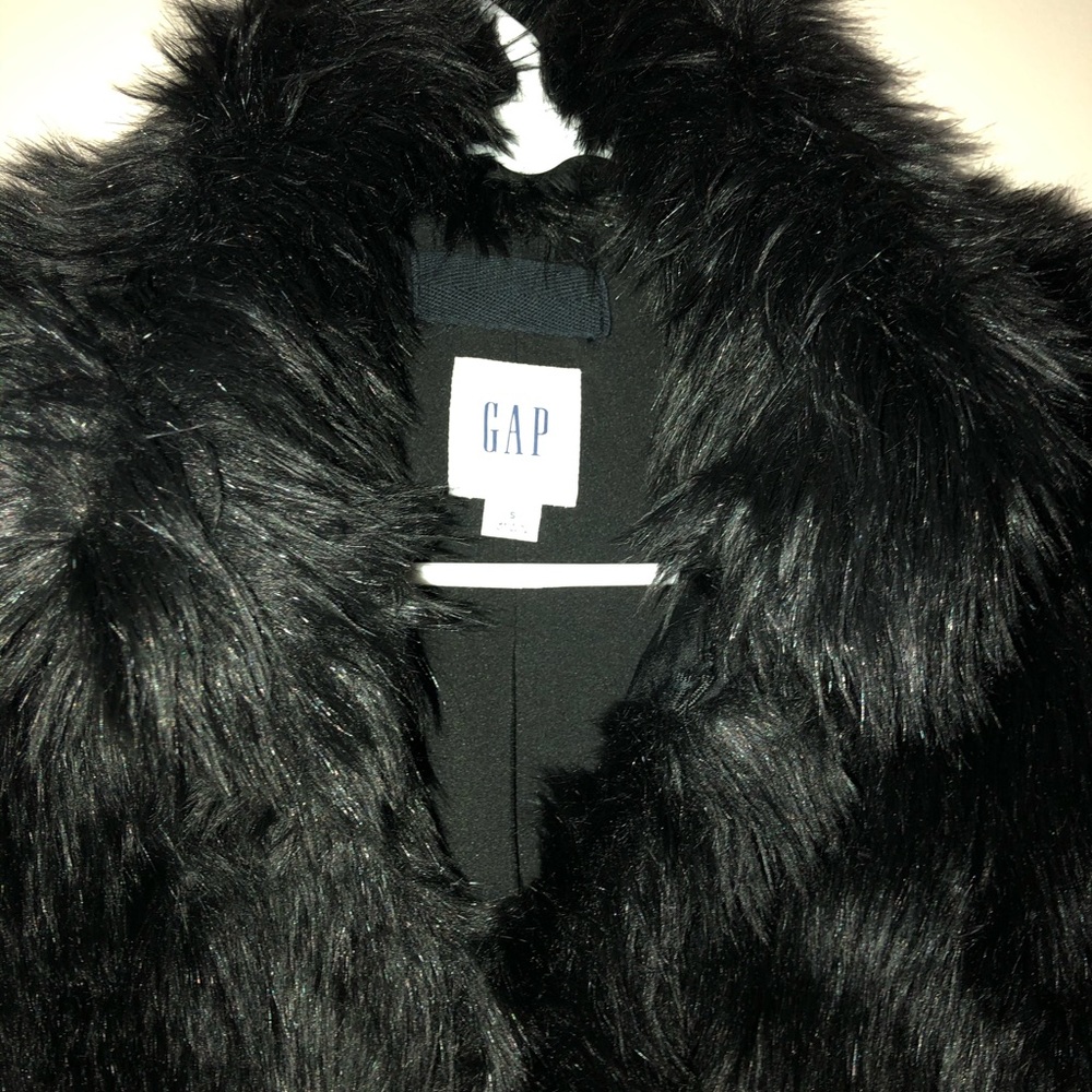 Cozy GAP Shaggy Faux FUR Vest - Picture 2 of 8